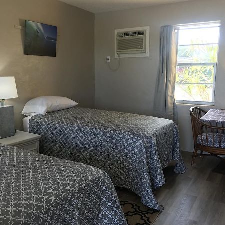 Pennwood Motor Lodge セバスチャン エクステリア 写真