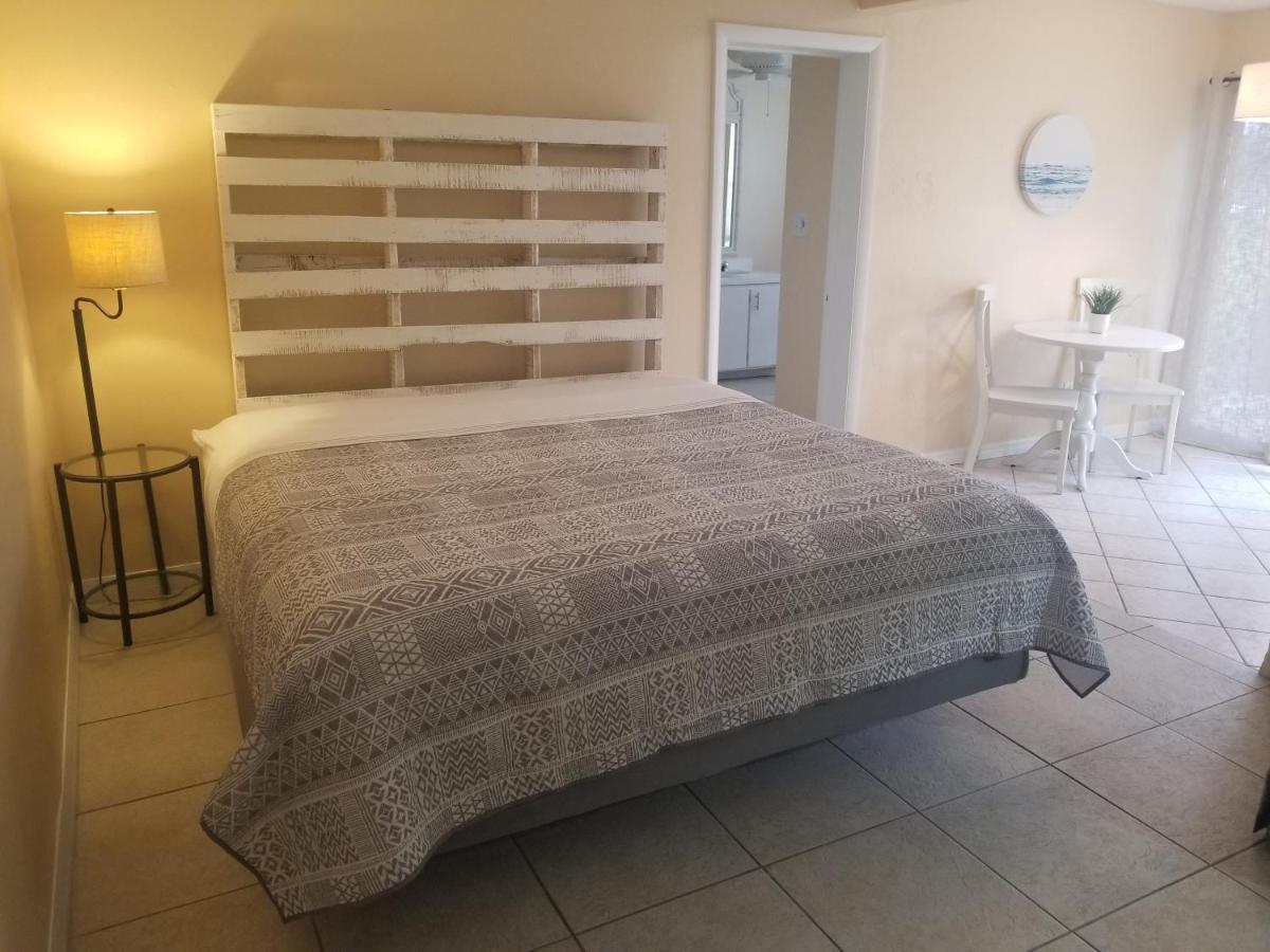 Pennwood Motor Lodge セバスチャン エクステリア 写真