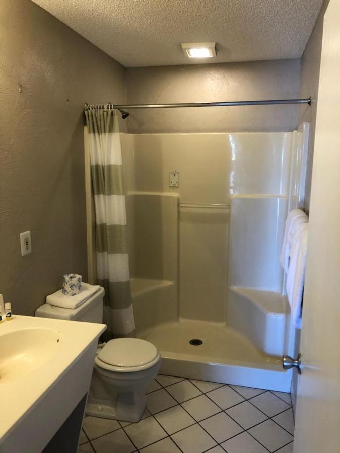 Pennwood Motor Lodge セバスチャン エクステリア 写真