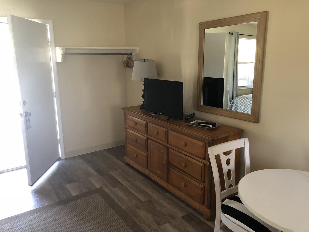 Pennwood Motor Lodge セバスチャン エクステリア 写真