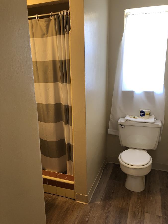 Pennwood Motor Lodge セバスチャン エクステリア 写真