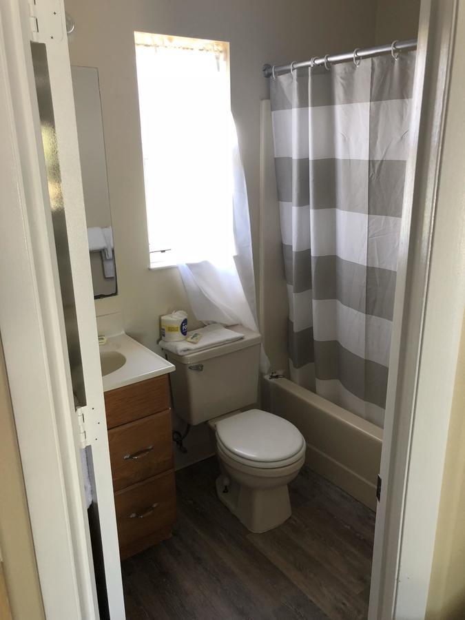 Pennwood Motor Lodge セバスチャン エクステリア 写真