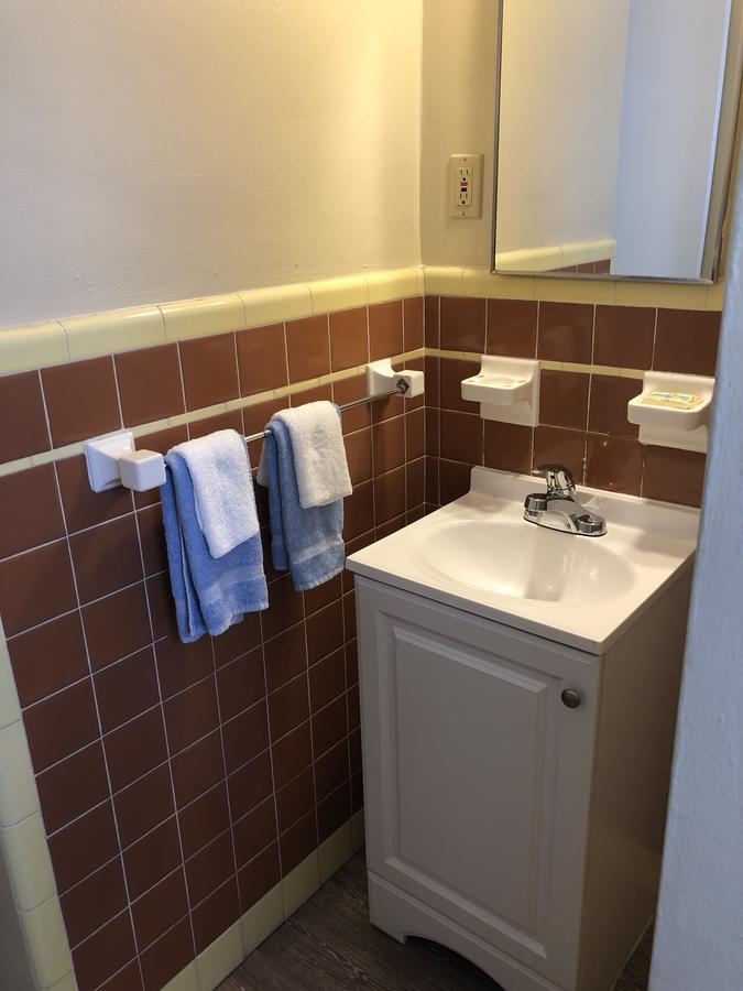 Pennwood Motor Lodge セバスチャン エクステリア 写真