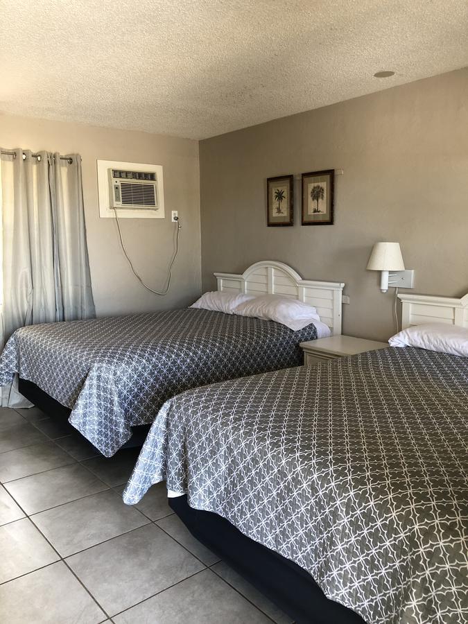 Pennwood Motor Lodge セバスチャン エクステリア 写真