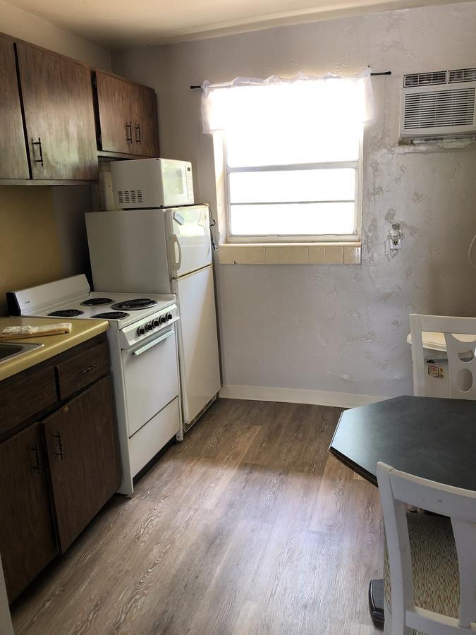 Pennwood Motor Lodge セバスチャン エクステリア 写真